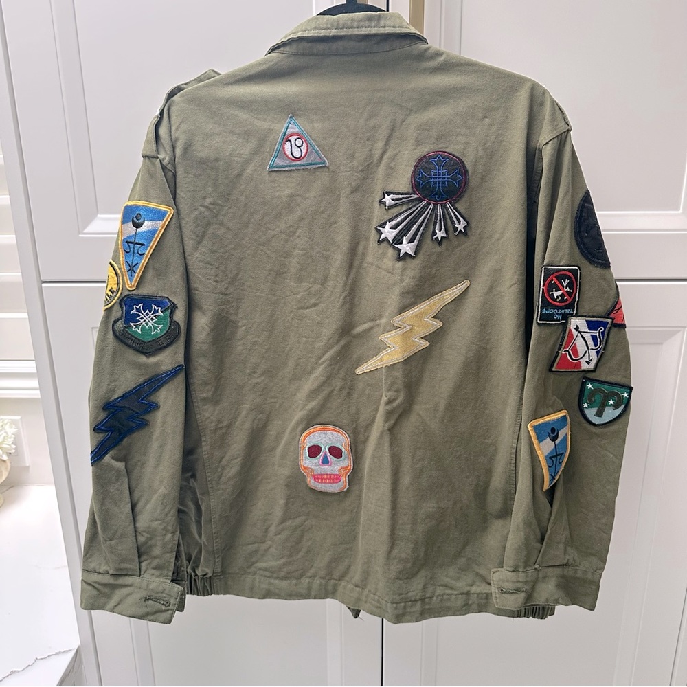 Rock N’ Karma Cool Edgy Streetwear Olive Army Jacket with Patchwork - Picture 4 of 11